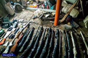 [VIDEO] CBŚP zlikwidowało dwa magazyny nielegalnej broni i laboratorium metamfetaminy