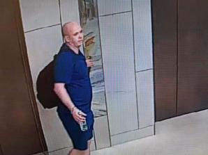 [VIDEO] Kradzież zegarka wartego 300 000 zł w Warszawie! Rozpoznajesz sprawcę? Dzwoń na numer alarmowy Biura Rutkowski 600 007 007 !