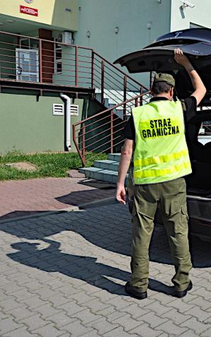 Tesla odzyskana na granicy z Ukrainą. Auto zostało skradzione na terenie Hiszpanii.