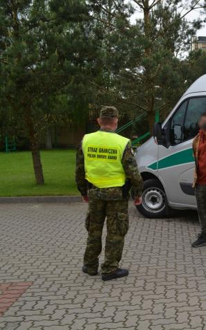 Funkcjonariusze z Podlaskiego OSF zatrzymali cudzoziemców, którzy nielegalnie przekroczyli granicę polsko-litewską.