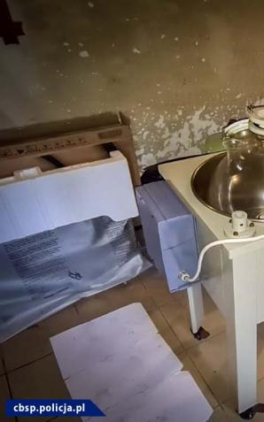 [VIDEO] Dwa laboratoria zlikwidowane, chemik zatrzymany