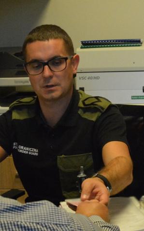 Leciał do Wielkiej Brytanii, z lotniska poleciał do aresztu