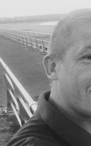 Minister Radosław Sikorski w rozmowie z ministrem spraw zagranicznych Izraela Israelem Katzem wezwał do przeprowadzenia bezstronnego śledztwa w sprawie ataku na konwój humanitarny w Strefie Gazy, w którym zginął obywatel Polski