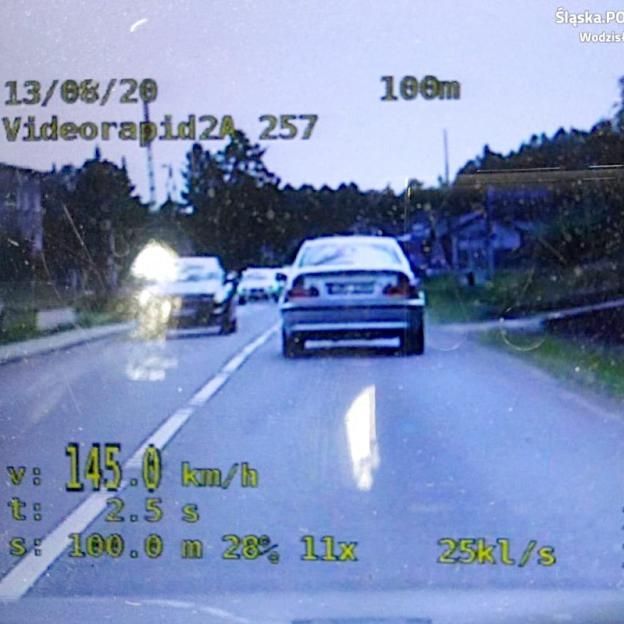 [VIDEO] 145 km/h w obszarze zabudowanym...