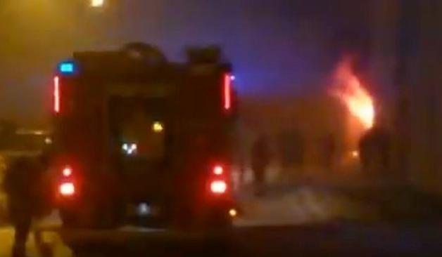 [VIDEO] Oblał żonę perfumami i podpalił. Dorwała go Policja!