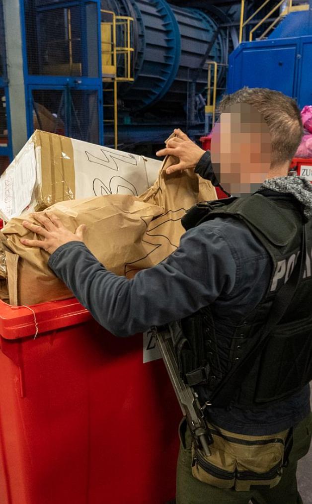 [VIDEO] Kilkadziesiąt kilogramów narkotyków spalone w piecu 